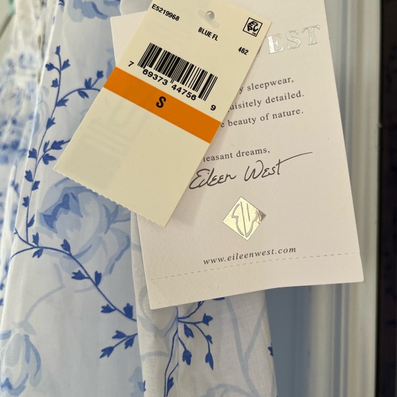Eileen West Floral Nightgown Set in Blue and White - Picture 4 of 5